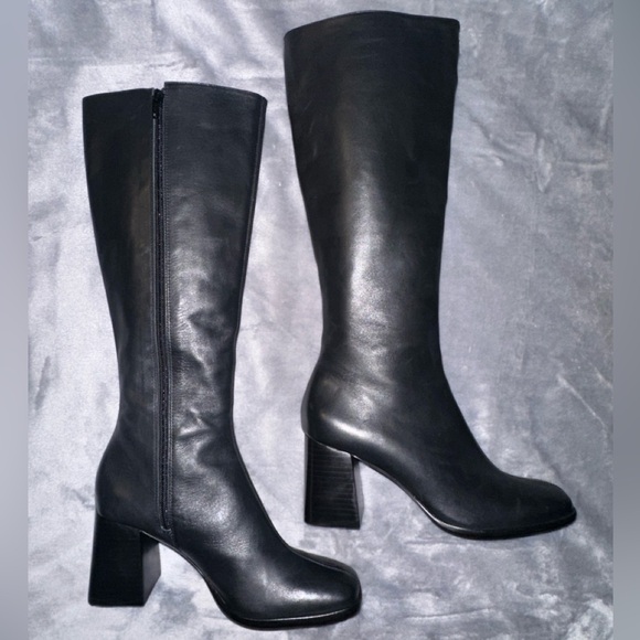 Reformation Nylah Nappa Knee Boot, size 7 Black - Picture 3 of 12